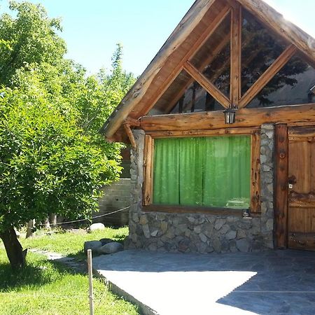 Cabanas Pehuenia Pansiyon El Bolsón Dış mekan fotoğraf